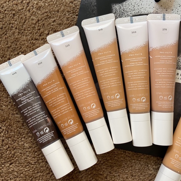 Fenty Beauty Hydrating Foundation - Picture 3 of 4